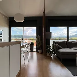 Atico De Diseno Con Terraza En El Centro De Olot